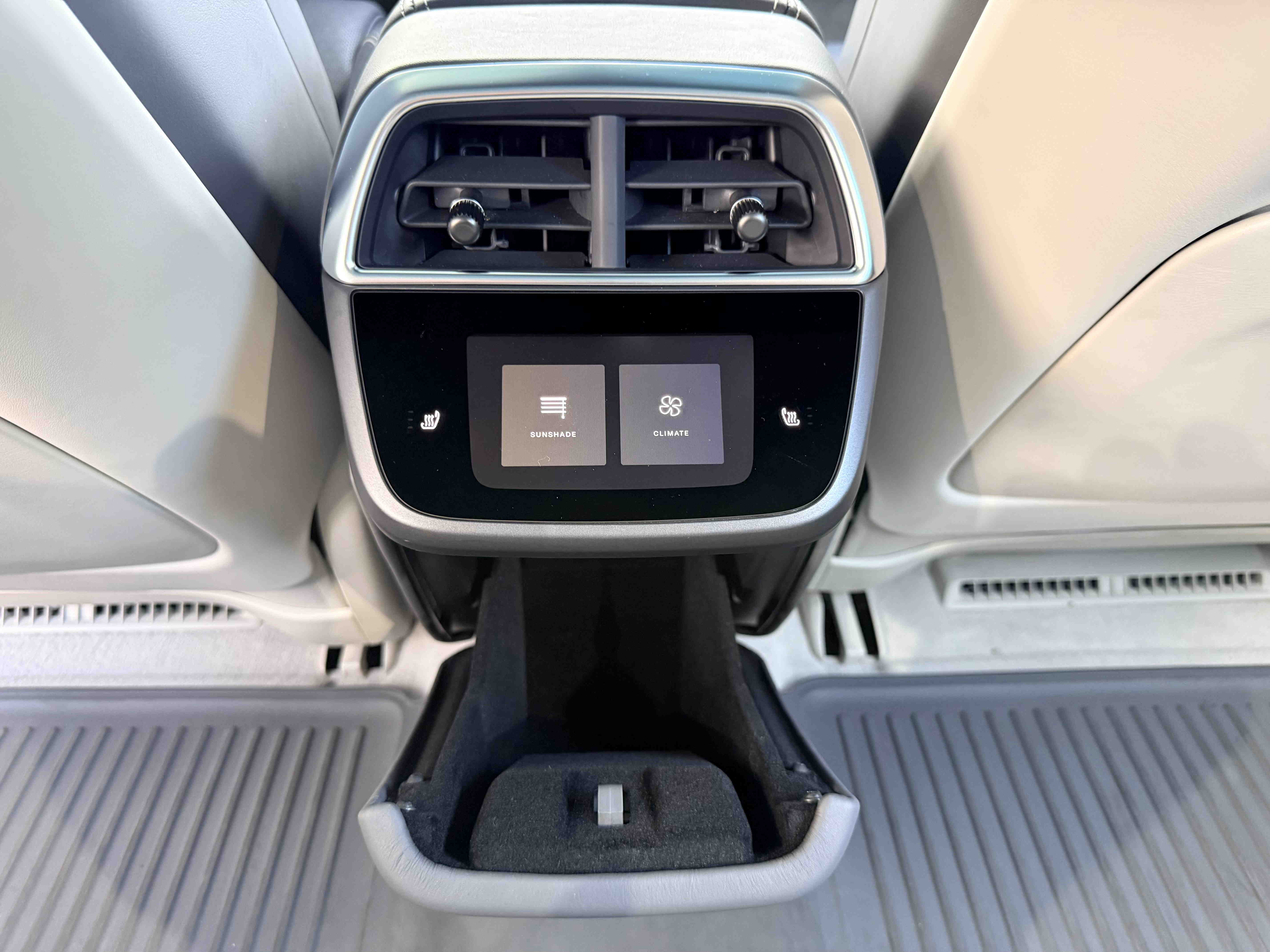 Rear console